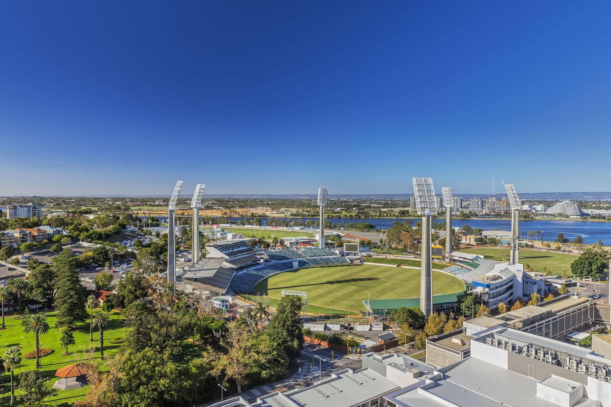 Fraser Suites Perth Zewnętrze zdjęcie The Adelaide Oval, the home of the Adelaide Crows