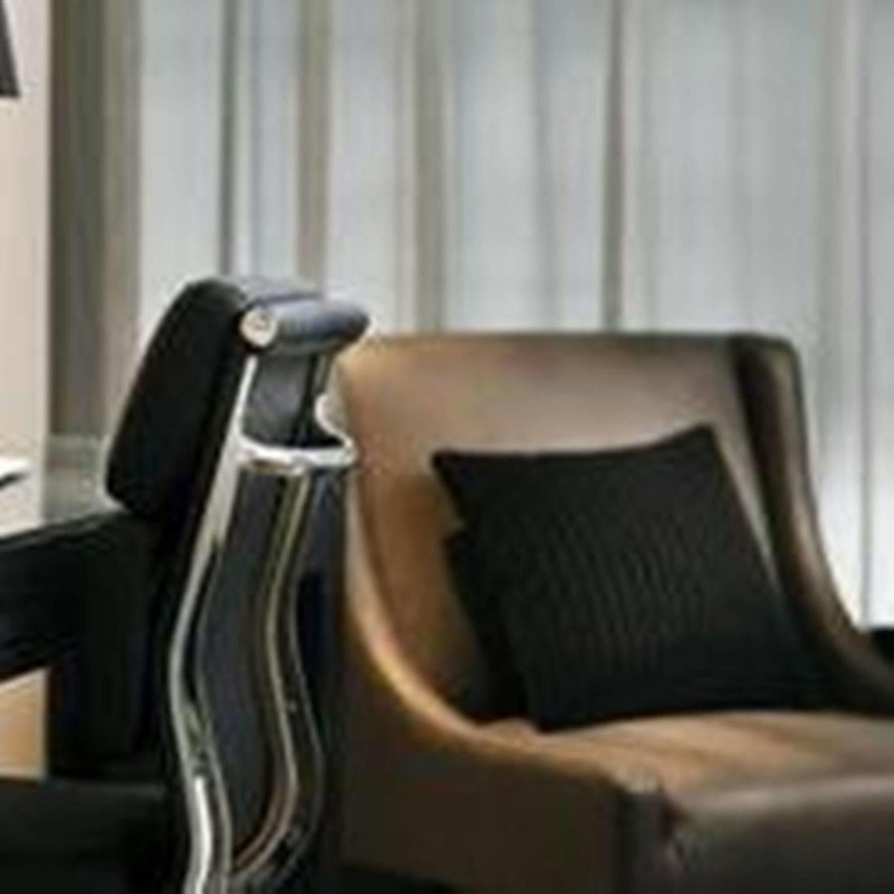 Fraser Suites Perth Zewnętrze zdjęcie A detail of the chair