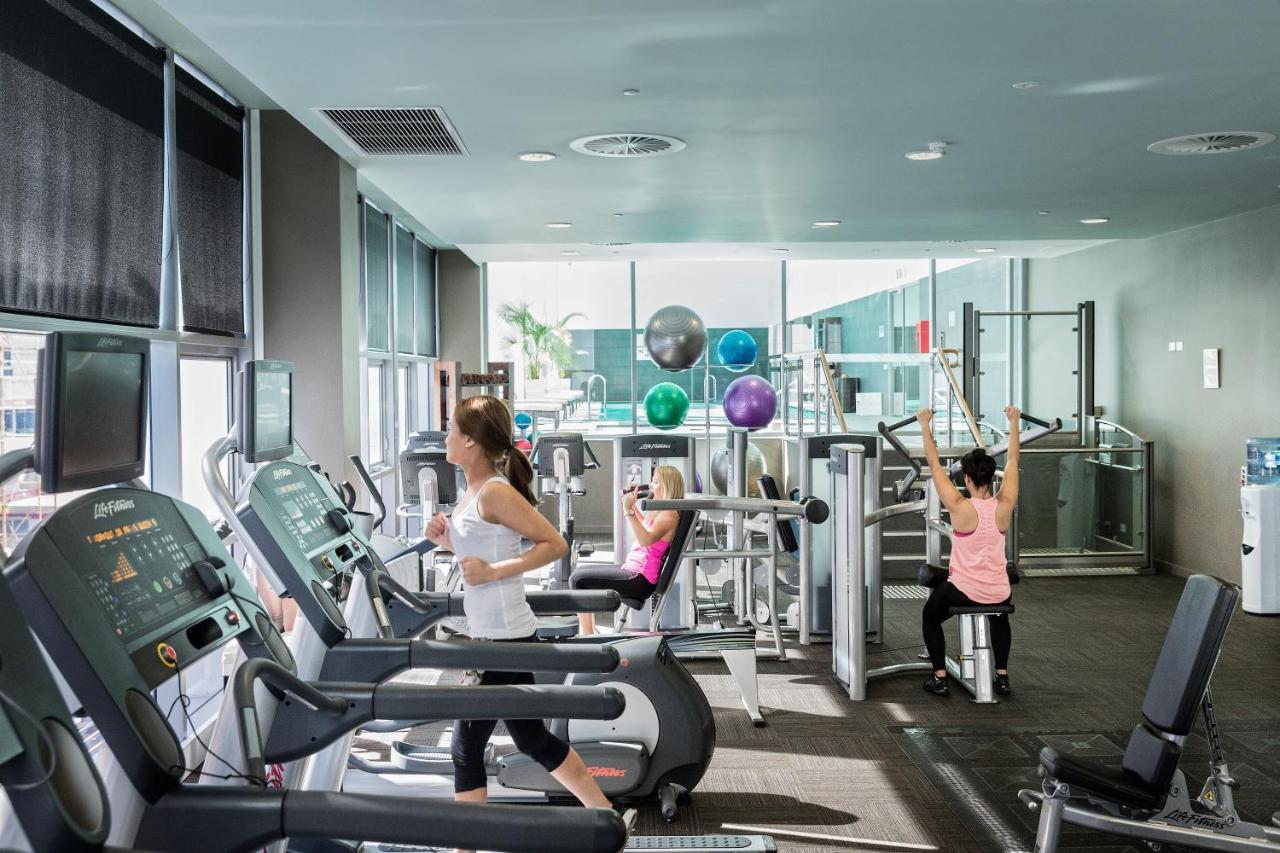 Fraser Suites Perth Zewnętrze zdjęcie The gym at the hotel