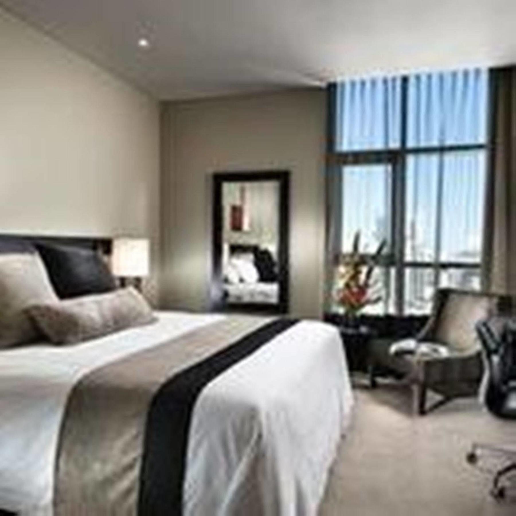 Fraser Suites Perth Zewnętrze zdjęcie A bedroom at the Ritz-Carlton, Boston