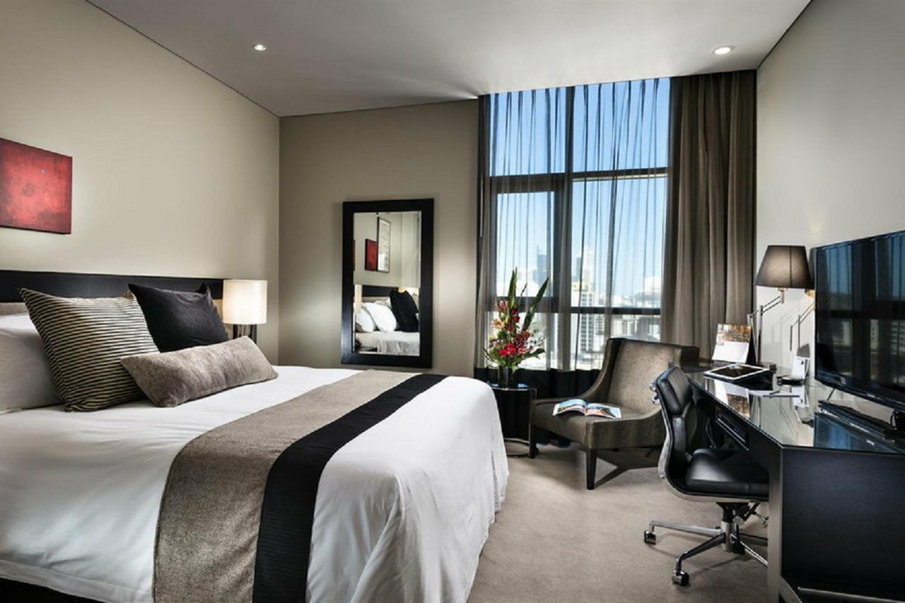 Fraser Suites Perth Zewnętrze zdjęcie A room at the Crowne Plaza Hotel, Adelaide